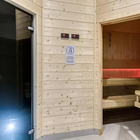 Waterlane Free Swimming Pool Access By Elite Apartment *